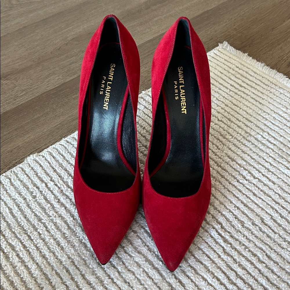 Gorgeous red Saint Laurent classic Paris pump. Like new